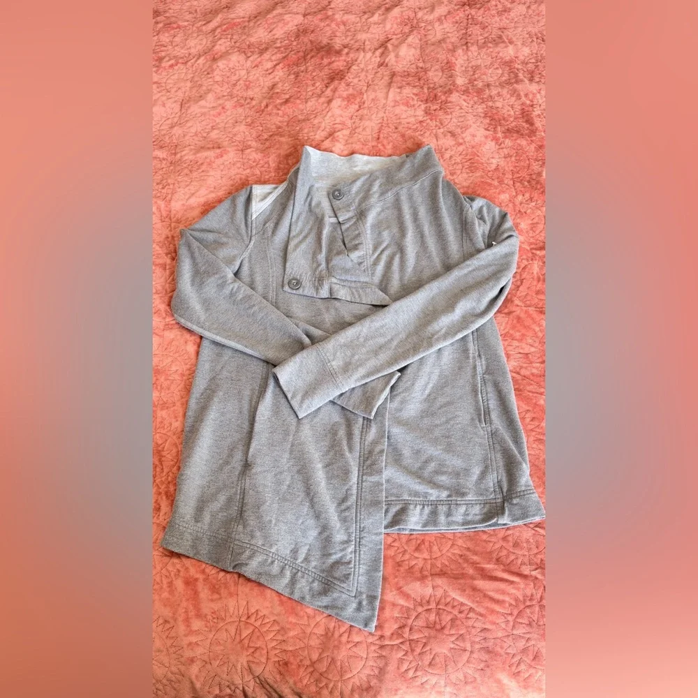 Lululemon Gray Flow and Go Cardigan Wrap Asymmetrical Open Front Women’s 4